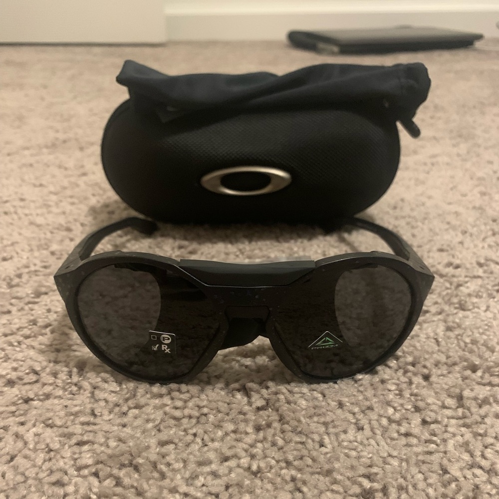 Oakley clifden odyssey collection